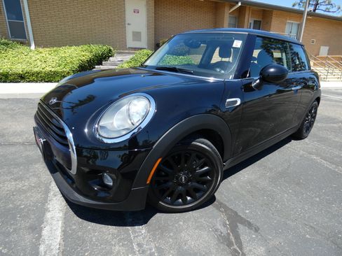 Used 2018 MINI Cooper 2-Door Hardtop FWD image 15