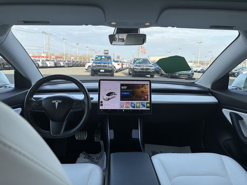 Used 2019 Tesla Model 3 Long Range image 21