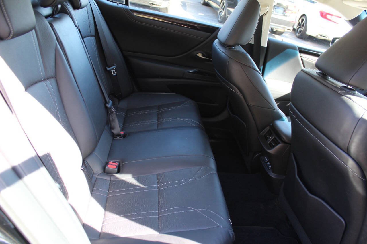 Used 2020 Lexus ES 300h w/ Accessory Package 2 FWD image 19