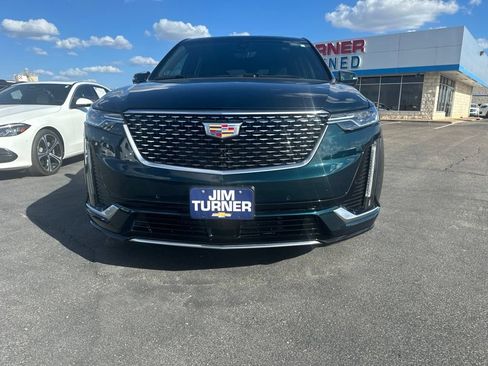 Used 2025 Cadillac XT6 Premium Luxury w/ Technology Package FWD image 2