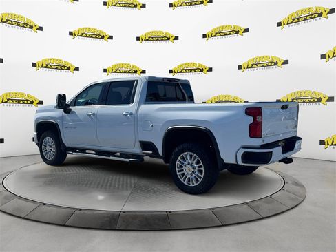 Used 2023 Chevrolet Silverado 2500 High Country image 3