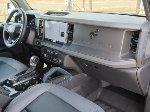 Certified 2024 Ford Bronco Black Diamond image 39