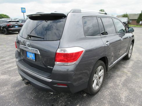 Used 2011 Toyota Highlander Limited w/ Tow Pkg AWD/4WD image 5