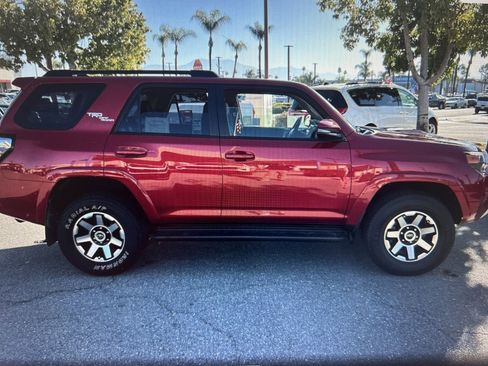 Used 2024 Toyota 4Runner TRD Off-Road Premium image 2