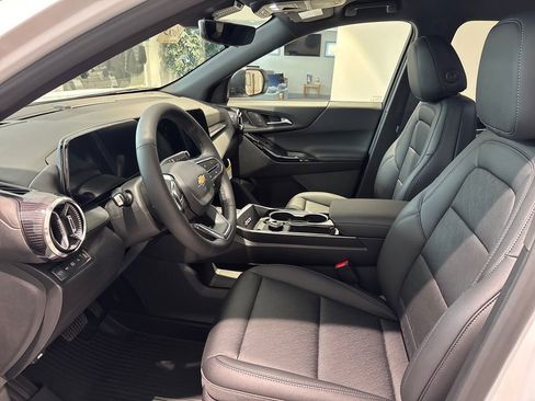 New 2026 Chevrolet Equinox LT w/ Convenience Package II image 7