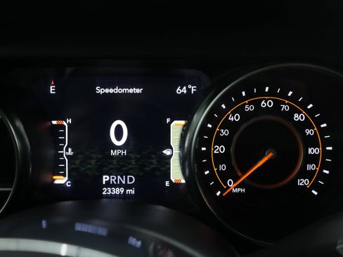 Used 2022 Jeep Wrangler Unlimited Sahara w/ LED Lighting Group AWD/4WD image 9
