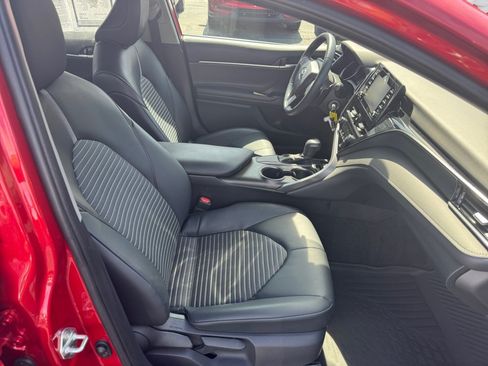 Used 2021 Toyota Camry SE FWD image 32