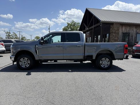 Used 2025 Ford F250 Lariat AWD/4WD image 3