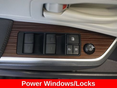 Certified 2021 Toyota Sienna LE FWD image 6