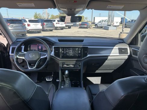 Used 2021 Volkswagen Atlas SEL R-Line w/ MDO Package (Bench Seat) image 17