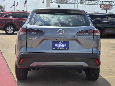 Used 2026 Toyota Corolla Cross L FWD image 8