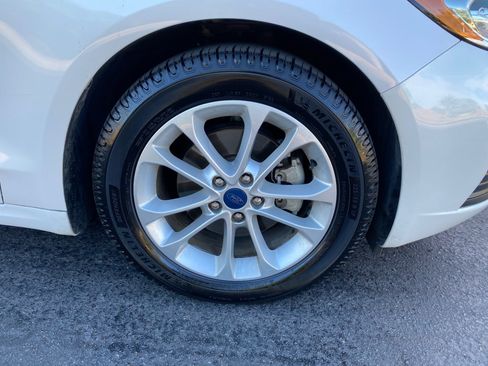 Used 2019 Ford Fusion SE image 8