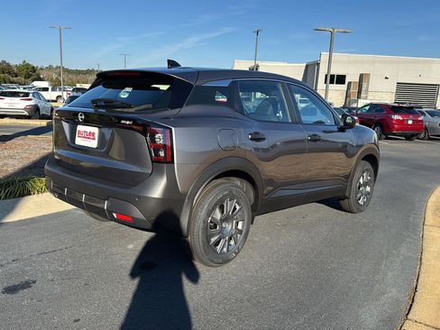 New 2026 Nissan Kicks S FWD image 5