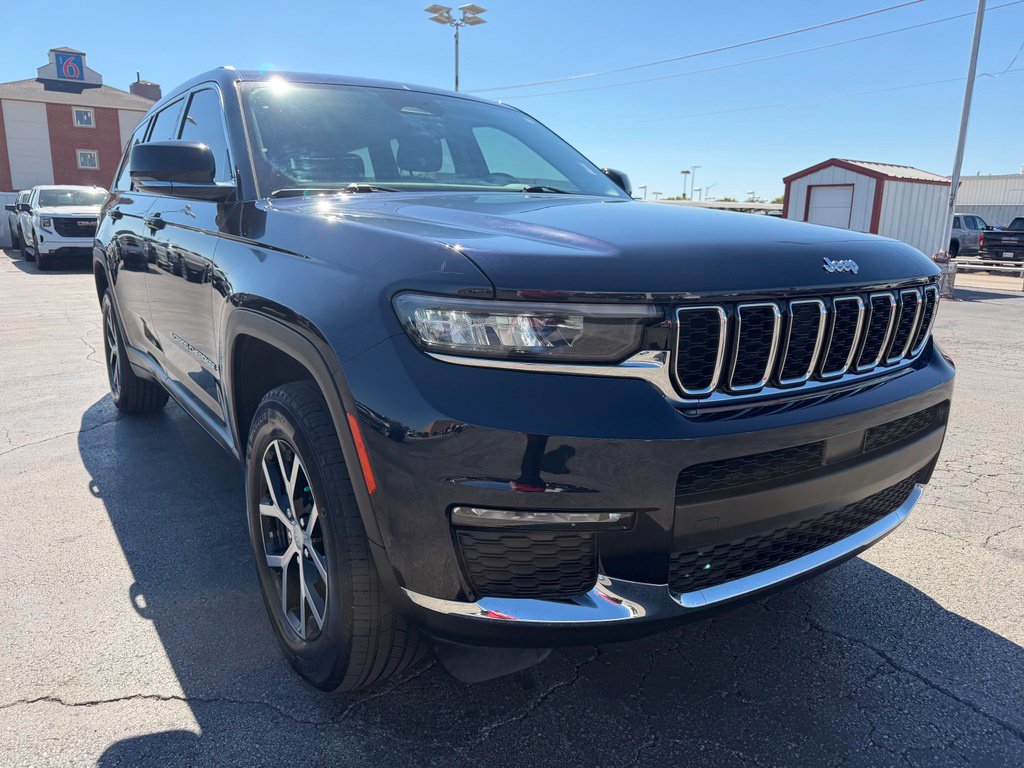 Used 2023 Jeep Grand Cherokee L Limited AWD/4WD image 5