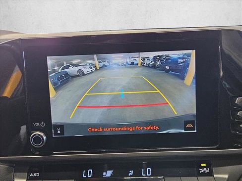 Used 2025 Toyota Camry SE FWD image 13