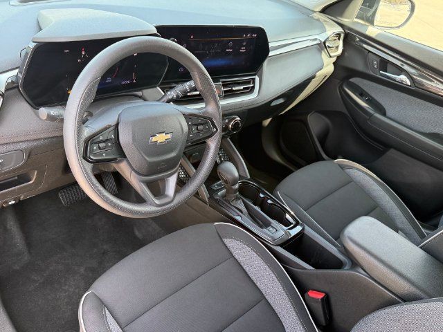Used 2025 Chevrolet TrailBlazer LT FWD image 12