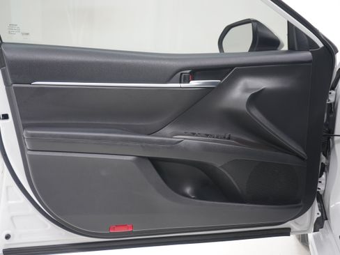 Used 2023 Toyota Camry SE FWD image 14
