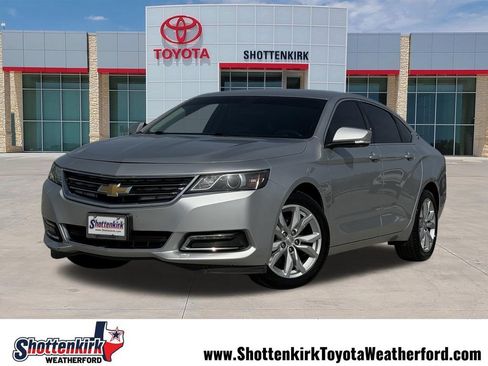 Used 2018 Chevrolet Impala LT FWD image 1