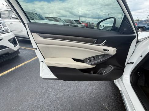 Used 2018 Honda Accord EX-L image 11