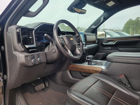 Used 2023 Chevrolet Silverado 1500 High Country w/ Technology Package image 18