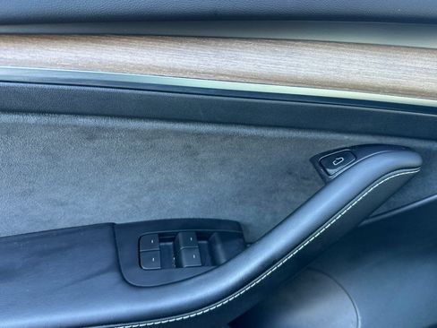 Used 2023 Tesla Model 3 Standard Range RWD image 12