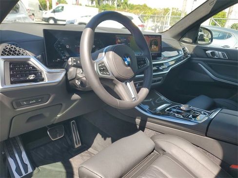 Used 2025 BMW X5 M60i image 11