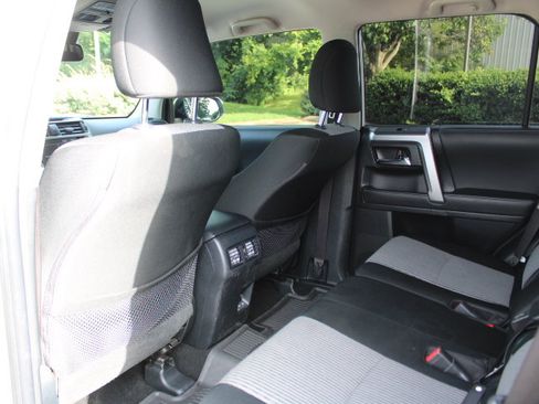 Used 2023 Toyota 4Runner SR5 AWD/4WD image 21