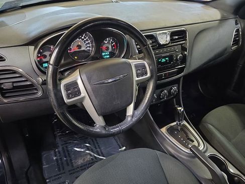 Used 2012 Chrysler 200 Touring FWD image 19