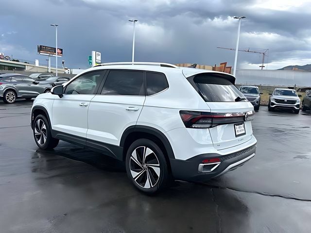 Used 2025 Volkswagen Taos SE w/ Panoramic Sunroof Package AWD/4WD image 6