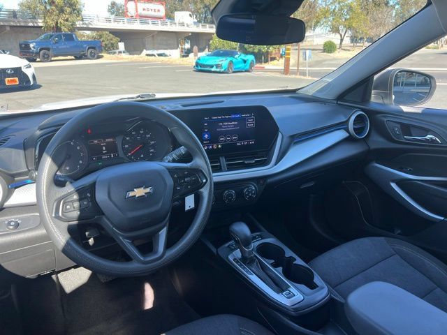 Used 2024 Chevrolet Trax LS FWD image 15