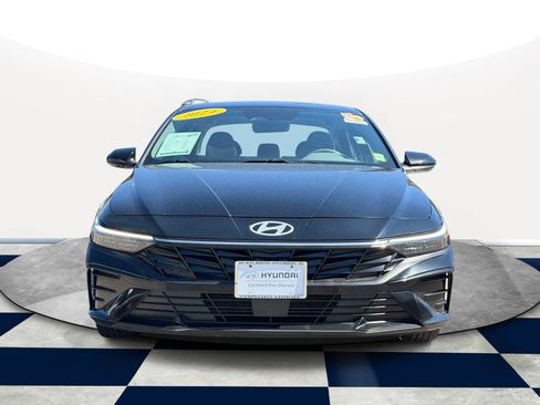 Certified 2024 Hyundai Elantra SEL w/ Convenience Package FWD image 2