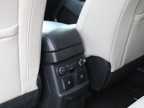 Used 2018 Ford Explorer Platinum AWD/4WD image 23