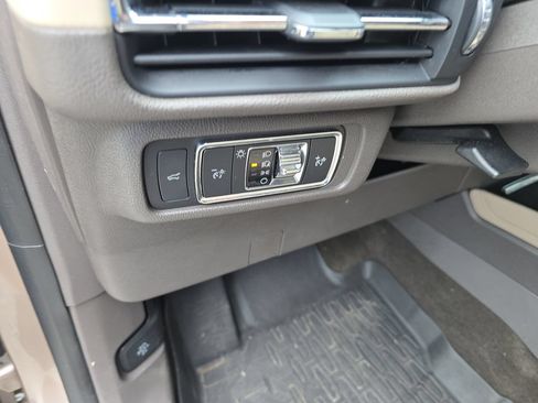 Used 2020 Lincoln Corsair FWD w/ Premium Package image 22