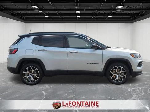 Used 2025 Jeep Compass Limited AWD/4WD image 6