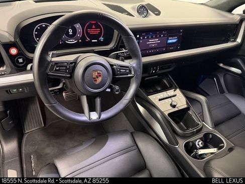 Used 2025 Porsche Cayenne GTS AWD/4WD image 16
