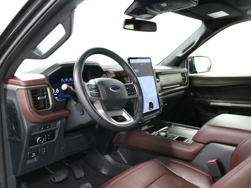Used 2024 Ford Expedition Limited image 24