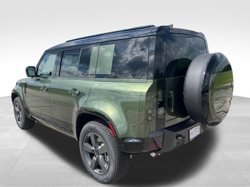 New 2026 Land Rover Defender 110 X-Dynamic SE AWD/4WD image 3
