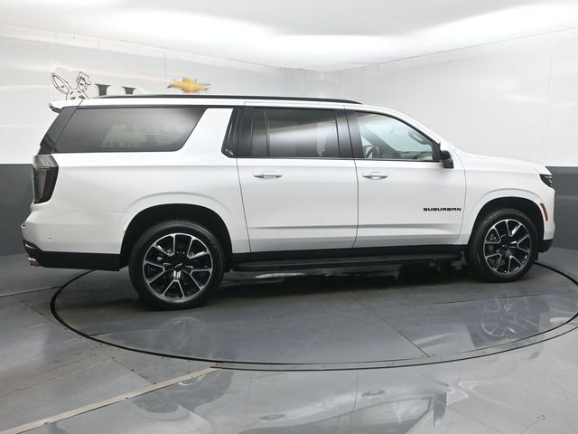 Used 2025 Chevrolet Suburban RST w/ Comfort Package AWD/4WD image 42