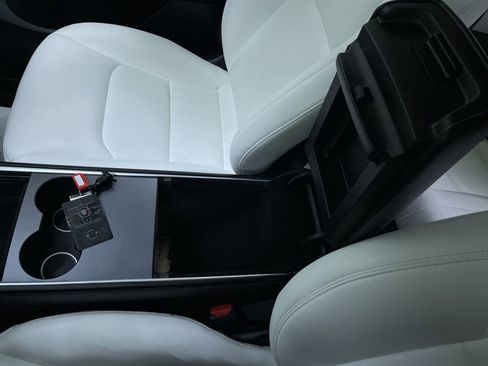 Used 2021 Tesla Model Y Long Range image 26