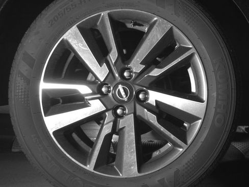 Used 2025 Nissan Versa SV FWD image 15