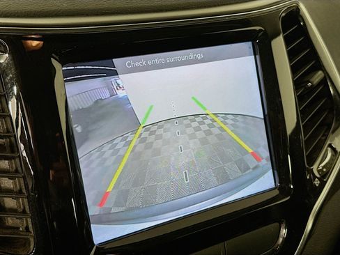 Used 2020 Jeep Cherokee Limited image 13