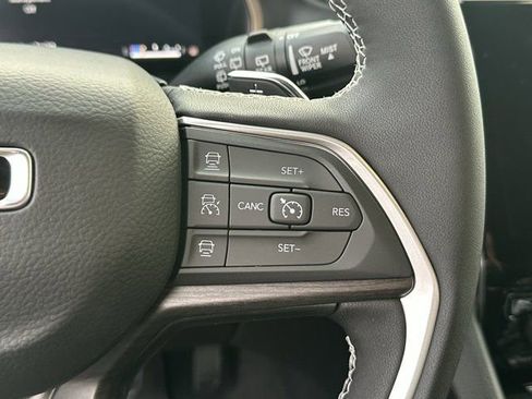 New 2025 Jeep Grand Cherokee Limited w/ Luxury Tech Group II image 23