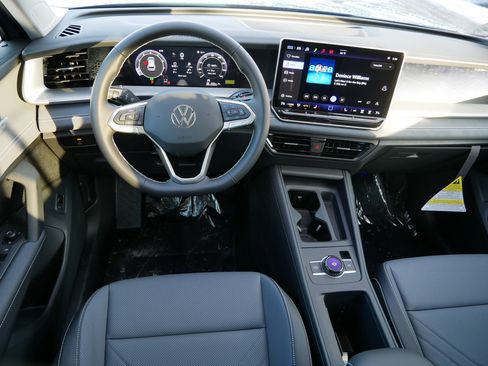 New 2026 Volkswagen Tiguan SE image 7