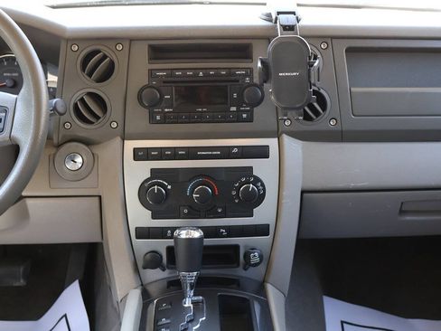Used 2007 Jeep Commander Sport AWD/4WD image 30