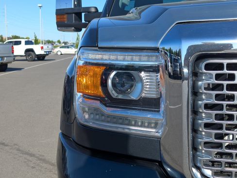Used 2017 GMC Sierra 3500 Denali w/ Duramax Plus Package AWD/4WD image 44