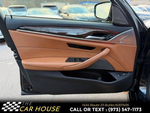 Used 2018 BMW 530e xDrive w/ M Sport Package 2 image 16