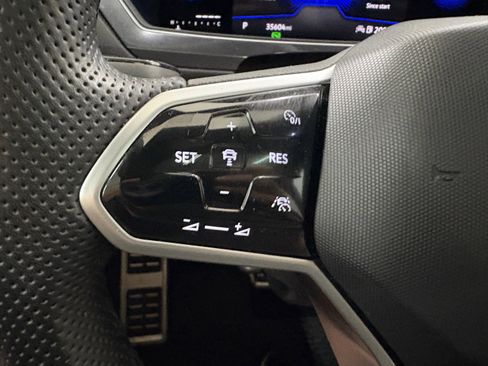 Used 2023 Volkswagen Tiguan SE R-Line image 26