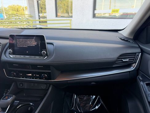 Used 2025 Nissan Rogue SV FWD image 37
