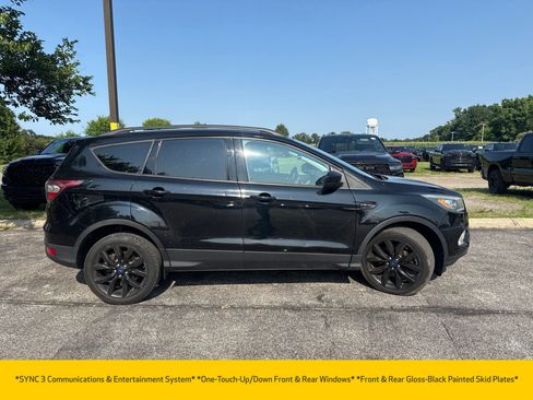 Used 2017 Ford Escape SE w/ Equipment Group 201A AWD/4WD image 7