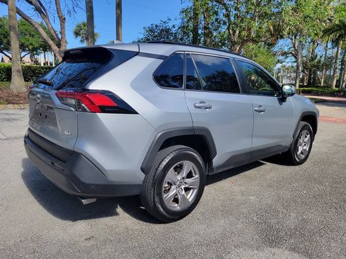 Used 2025 Toyota RAV4 XLE FWD image 7